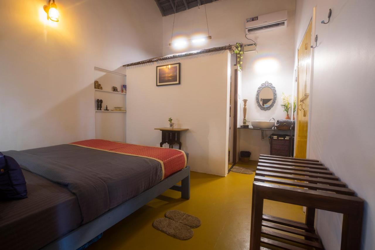 Craft Hostels Anjuna Exteriör bild